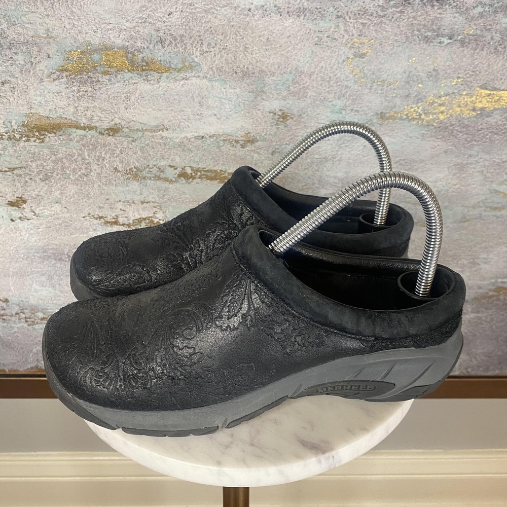 Merrell Clog Shoes Womens Size 7 Black Leather Embossed Floral Slip On Comfort